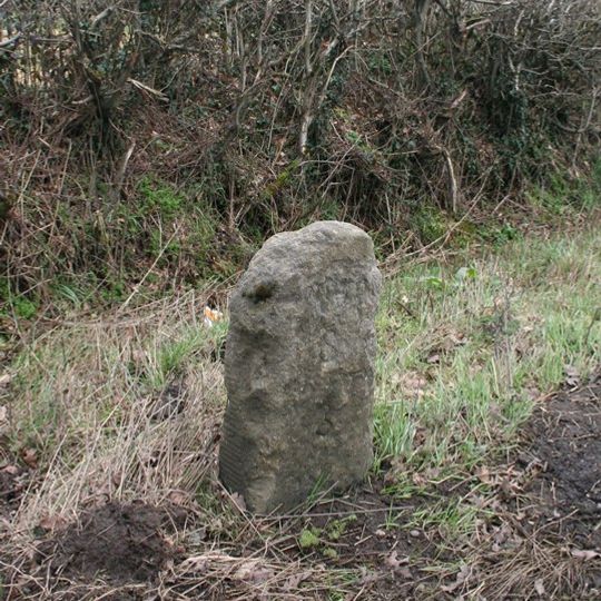 Milestone, 100m NW of Keepers Cottage Inn