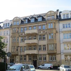 Mietshaus in geschlossener Bebauung Erich-Mühsam-Straße 31