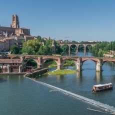 2 bridges and cathedral