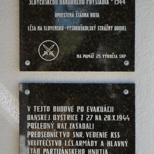 Hotel, tabuľa pamätná I.