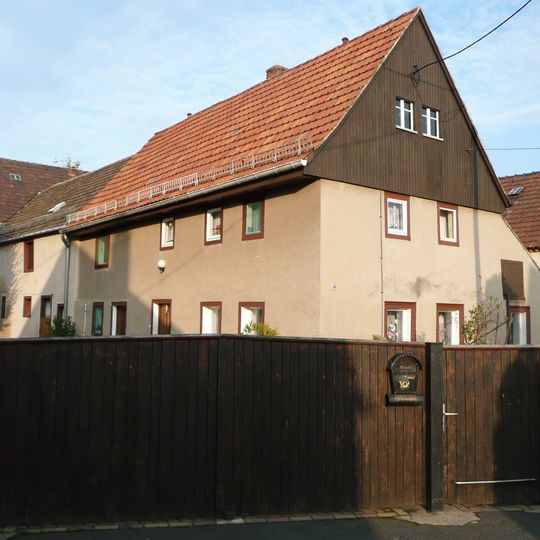 Wohnhaus eines Dreiseithofes Siedlungsstraße 33