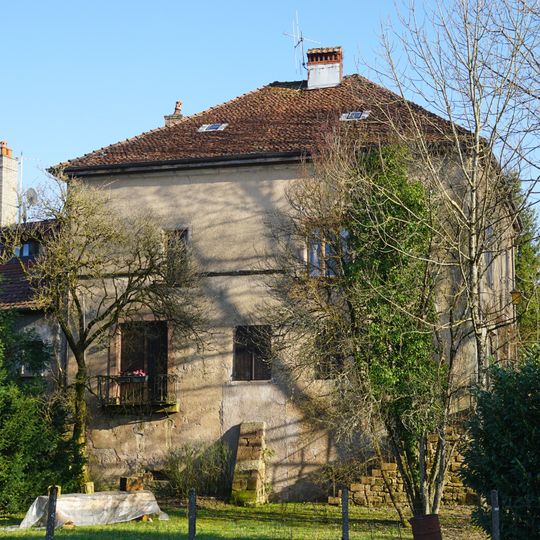 Maison Racle sur le Treige