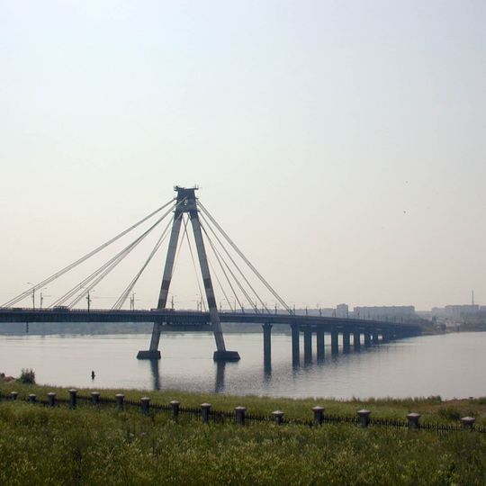 Oktyabrsky Bridge