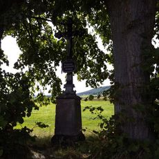 Kříž jihozápadně od Všeradic