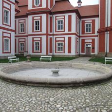 Kašna u Mariánské Týnice