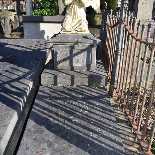Grafmonument van de kinderen van Sträter