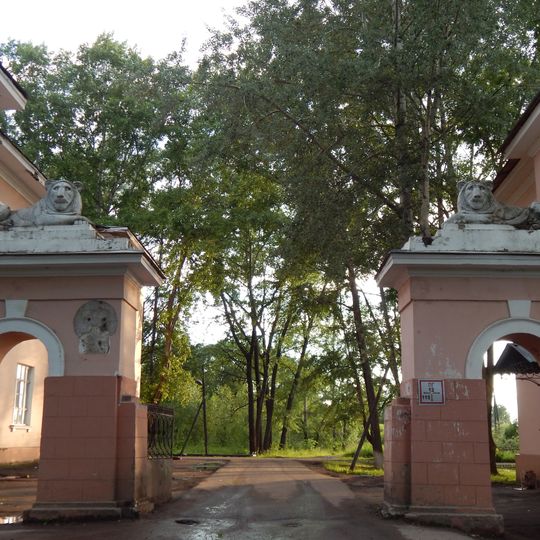 Северные ворота ограды