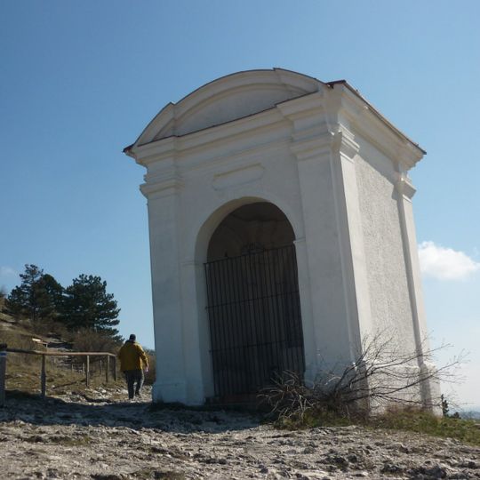 Kaplička na křížové cestě na Svatý kopeček nad Mikulovem