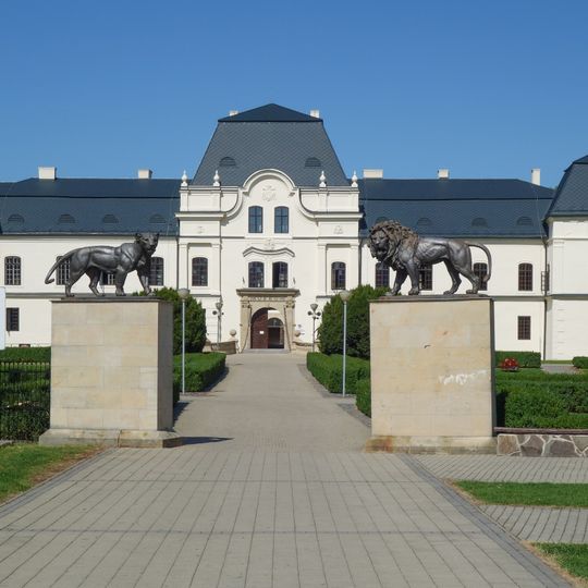 Kaštieľ s areálom, kaštieľ