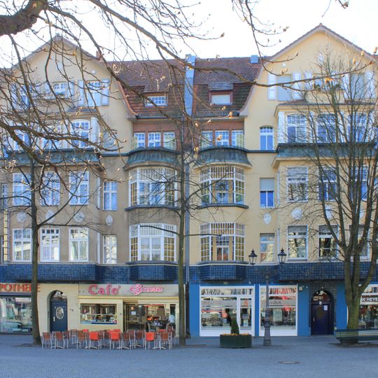 Wohn- und Geschäftshaus Alt-Tegel 5 & 7