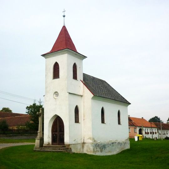 Návesní kaple v Hluboké