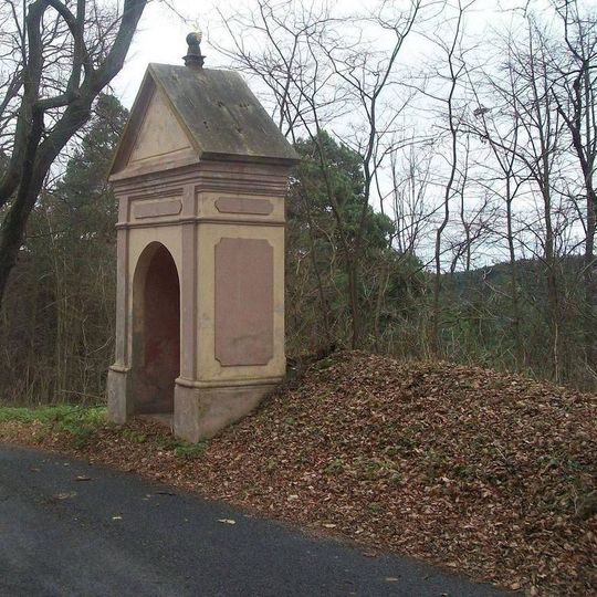 Kaplička u silnice nad Rabštejnem nad Střelou