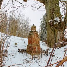 Kříž na okraji Rejchartic u silnice