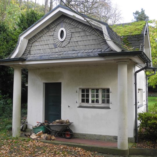 Chauffeurwartehäuschen zur Villa An der Waldau 26
