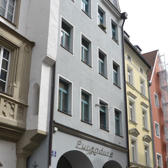 Wohn- und Geschäftshaus