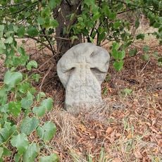 Murder and expiation cross settlement (northwest of the village, corner Tina- von-Brühl-Straße)