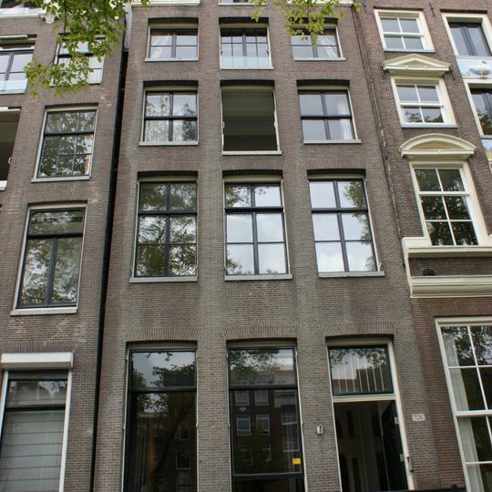 Pand met halsgevel met Neptunus en Mercurius in de vleugelstukken