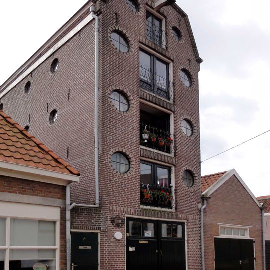 Pakhuis van meubelmakerij "Gebr. Monsieur"