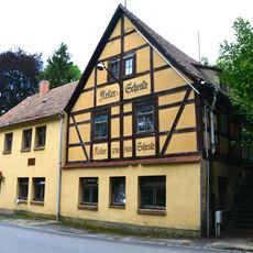 Ehemaliges Gasthaus (Nr.1) mit Anbau (Nr. 4) Am Lindenberg 1; 4