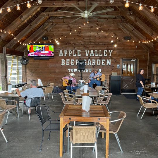 Apple Valley Mountain Village & Cafe