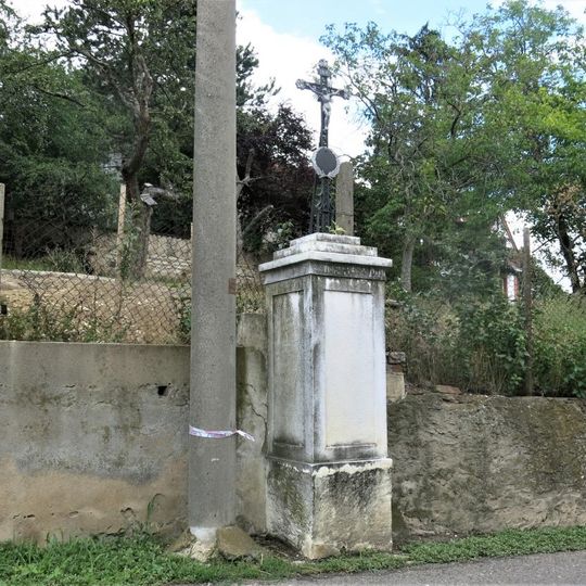 Kříž naproti domu 44 v Miřejovicívh