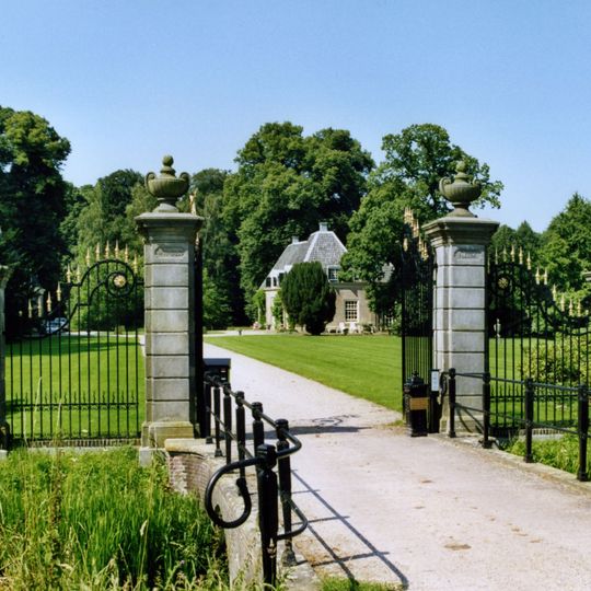 Huis te Windesheim, toegangshek