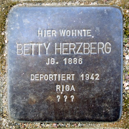 Stolperstein en memoria de Betty Herzberg