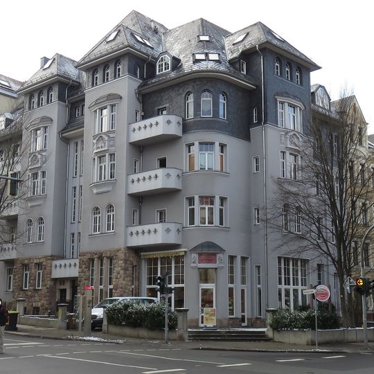 Mietshaus mit Laden in geschlossener Bebauung in Ecklage Ulmenstraße 61