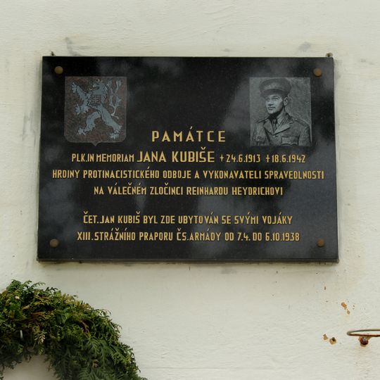 Pamětní deska Jana Kubiše v Sádku u Opavy