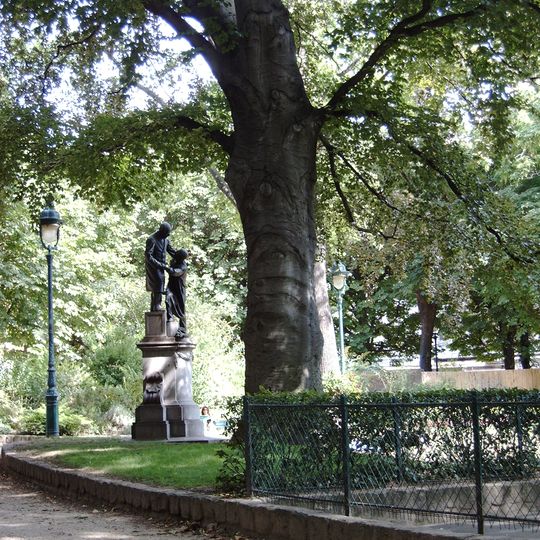 Square des Épinettes