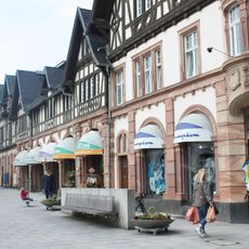 Wohn- und Geschäftshaus