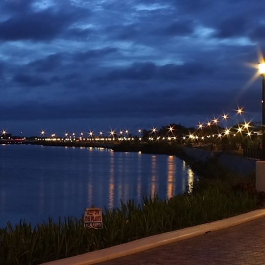 Iloilo River Esplanade