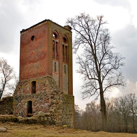 Ruina kościoła w Błądkowie