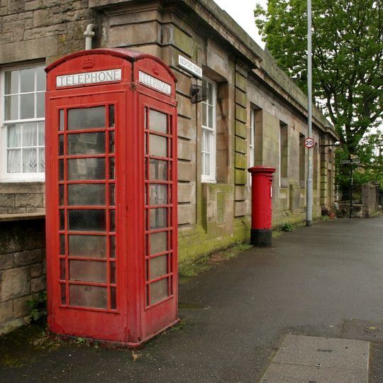 Alloa, Bedford Place, K6 Telephone Box