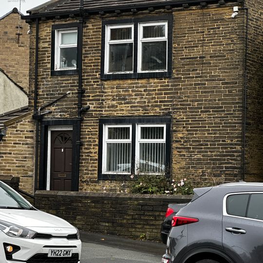 910, Great Horton Road