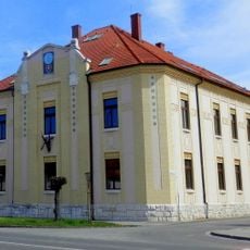 Súd s areálom, súd