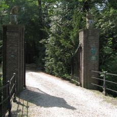 Het Huys ten Donck: inrijhek