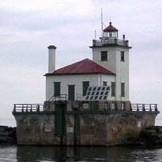 Oswego Harbor West Pierhead Light
