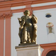 Socha svatého Petra u kostela Nanebevzetí Panny Marie v Polné