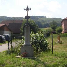 Kříž na rozcestí u domu 160 v Dolním Podluží