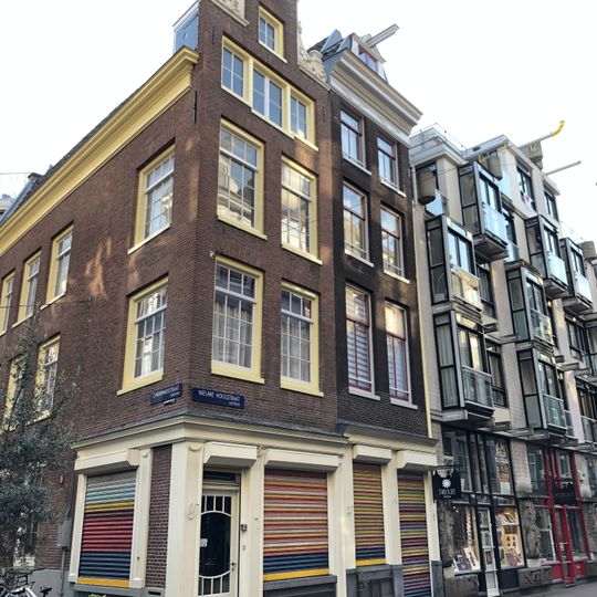 Hoekhuis met halsgevel