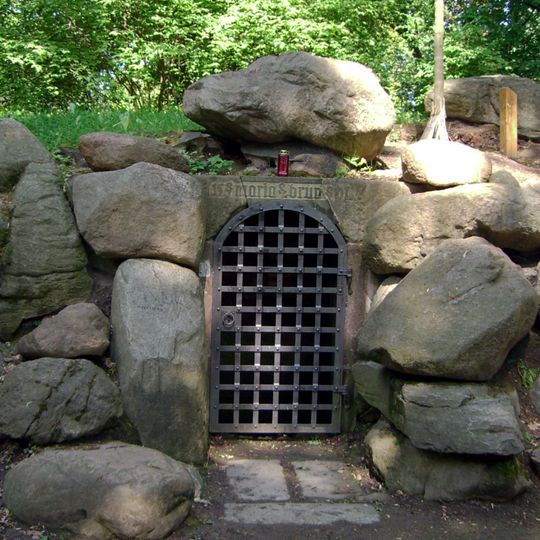 Ehem. Quelle und Brunnenanlage aus Findlingen An der Tabaksmühle