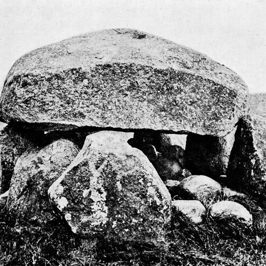 Plaaz Dolmen