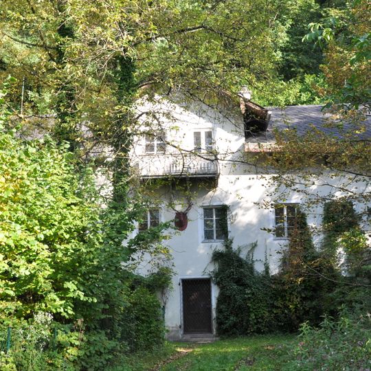 Wohnhaus, ehemaliges Forstamtsgebäude und Dienstwohnhaus, ehemaliges Kloster- und Hofrichterhaus