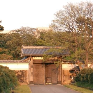 Castel de Hanzō-mon