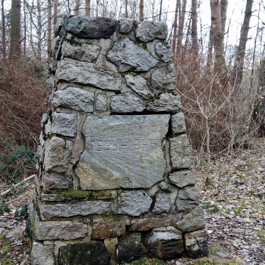 Památník na místě tábora Rudé armády