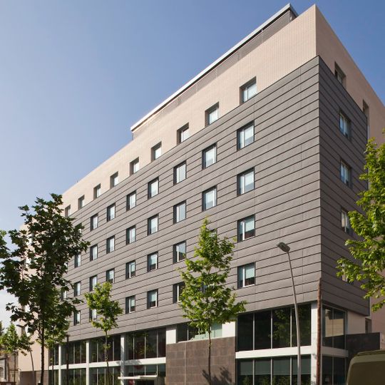 Ibis Barcelona Plaza Glòries 22