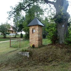 Kaplička v Částkovicích u rozcestí