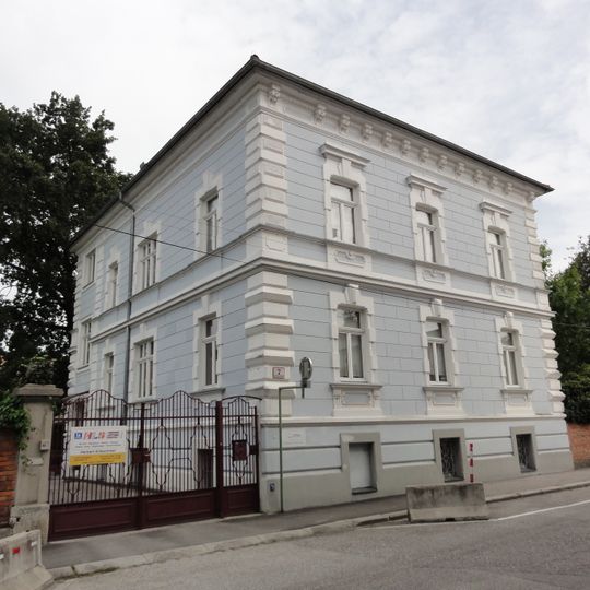 Villa, Kindergarten
