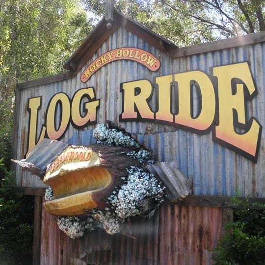 Rocky Hollow Log Ride